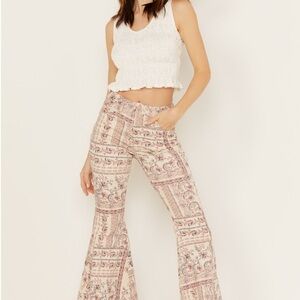 SHYANNE WOMEN'S HIGH RISE PAISLEY AMERICANA PRINT FLARE JEANS NWT